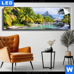 Leuchtbild Palmen Berg Auf Insel Panorama Produktvorschau mit dem Bild Palmen & Berg auf Insel im Format Panorama.