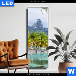 Leuchtbild Palmen Berg Auf Insel Schmal Produktvorschau mit dem Bild Palmen & Berg auf Insel im Format Schmal.