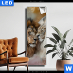 Leuchtbild Sanfte Loewenmomente In Buntem Nebel Schmal Produktvorschau mit dem Bild Sanfte Löwenmomente in buntem Nebel im Format Schmal.