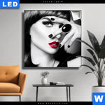 Leuchtbild Schoene Geheimnisvolle Quadrat Produktvorschau mit dem Bild Schöne Geheimnisvolle im Format Quadrat.