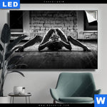 Leuchtbild Schoenheit Der Frau Querformat Produktvorschau mit dem Bild Schönheit der Frau im Format Querformat.