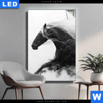 Leuchtbild Schwarzes Pferd Voller Energie Hochformat Produktvorschau mit dem Bild Schwarzes Pferd voller Energie im Format Hochformat.