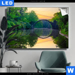 Leuchtbild See Mit Alter Bruecke Aus Stein Querformat Produktvorschau mit dem Bild See mit alter Brücke aus Stein im Format Querformat.