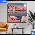 Leuchtbild Skandinavische Stadt Bei Nacht Quadrat Produktvorschau mit dem Bild Skandinavische Stadt bei Nacht im Format Quadrat.