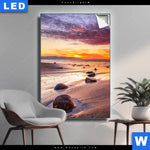 Leuchtbild Sonnenuntergang Am Strand Mit Felsen Hochformat Produktvorschau mit dem Bild Sonnenuntergang am Strand mit Felsen im Format Hochformat.