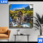 Leuchtbild Waldhuette Am Fluss Quadrat Produktvorschau mit dem Bild Waldhütte am Fluss im Format Quadrat.