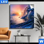 Leuchtbild Welle Im Sonnenuntergang Quadrat Produktvorschau mit dem Bild Welle im Sonnenuntergang im Format Quadrat.