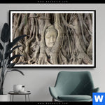 Poster Buddha In Baumwurzeln Querformat Produktvorschau mit dem Bild Buddha in Baumwurzeln im Format Querformat.