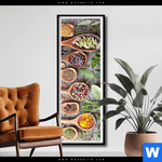 Poster Gewuerze Auf Holzloeffeln Schmal Produktvorschau mit dem Bild Gewürze auf Holzlöffeln im Format Schmal.