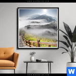 Poster Holztreppe Auf Berg Mit Wolken Quadrat Produktvorschau mit dem Bild Holztreppe auf Berg mit Wolken im Format Quadrat.