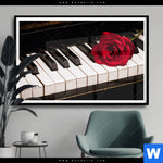 Poster Klavier Rose Querformat Produktvorschau mit dem Bild Klavier & Rose im Format Querformat.