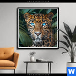 Poster Leopard Mit Blauen Augen Quadrat Produktvorschau mit dem Bild Leopard mit blauen Augen im Format Quadrat.