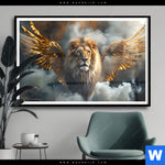 Poster Loewe Mit Goldenen Fluegeln Querformat Produktvorschau mit dem Bild Löwe mit goldenen Flügeln im Format Querformat.