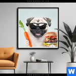 Poster Lustiger Hund Mit Burger Quadrat Produktvorschau mit dem Bild Lustiger Hund mit Burger im Format Quadrat.