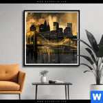 Poster Nachtleuchten Ueber Manhattan Quadrat Produktvorschau mit dem Bild Nachtleuchten über Manhattan im Format Quadrat.