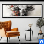 Poster Starker Bulle Mit Blumen Panorama Produktvorschau mit dem Bild Starker Bulle mit Blumen im Format Panorama.