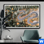 Poster Wald Strasse Von Oben Querformat Produktvorschau mit dem Bild Wald & Straße von oben im Format Querformat.