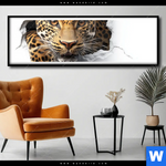 Poster Wanddurchbruch Leopard Panorama Produktvorschau mit dem Bild Wanddurchbruch - Leopard im Format Panorama.