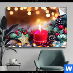 Spannbild Adventskerze Mit Weihnachtsschmuck Querformat Produktvorschau mit dem Bild Adventskerze mit Weihnachtsschmuck im Format Querformat.
