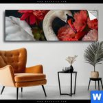 Spannbild Eleganter Schwan Mit Blumen Panorama Produktvorschau mit dem Bild Eleganter Schwan mit Blumen im Format Panorama.