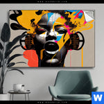 Spannbild Frau Mit Kopfhoerern Querformat Produktvorschau mit dem Bild Frau mit Kopfhörern im Format Querformat.