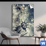 Spannbild Freiheitsstatue Im Sandsturm Hochformat Produktvorschau mit dem Bild Freiheitsstatue im Sandsturm im Format Hochformat.