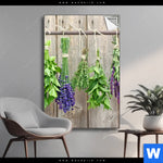 Spannbild Frische Kraeuter An Holzstange Hochformat Produktvorschau mit dem Bild Frische Kräuter an Holzstange im Format Hochformat.