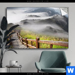 Spannbild Holztreppe Auf Berg Mit Wolken Querformat Produktvorschau mit dem Bild Holztreppe auf Berg mit Wolken im Format Querformat.