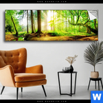 Spannbild Idyllischer Wald Bei Sonnenaufgang Panorama Produktvorschau mit dem Bild Idyllischer Wald bei Sonnenaufgang im Format Panorama.