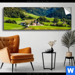 Spannbild Idyllisches Dorf In Den Bergen Panorama Produktvorschau mit dem Bild Idyllisches Dorf in den Bergen im Format Panorama.