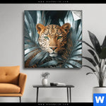 Spannbild Leopard Zwischen Blaettern Quadrat Produktvorschau mit dem Bild Leopard zwischen Blättern im Format Quadrat.