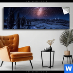 Spannbild Milchstrasse Ueber Einem Feldweg Panorama Produktvorschau mit dem Bild Milchstraße über einem Feldweg im Format Panorama.