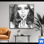 Spannbild Schoener Mittelfinger Quadrat Produktvorschau mit dem Bild Schöner Mittelfinger im Format Quadrat.