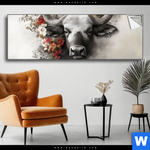 Spannbild Starker Bulle Mit Blumen Panorama Produktvorschau mit dem Bild Starker Bulle mit Blumen im Format Panorama.