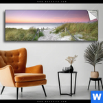 Spannbild Strandweg Im Sonnenuntergang Panorama Produktvorschau mit dem Bild Strandweg im Sonnenuntergang im Format Panorama.