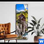 Spannbild Waldhuette Am Fluss Schmal Produktvorschau mit dem Bild Waldhütte am Fluss im Format Schmal.