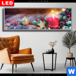 Wechselmotiv Dia Adventskerze Mit Weihnachtsschmuck Panorama Produktvorschau mit dem Bild Adventskerze mit Weihnachtsschmuck im Format Panorama.