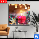 Wechselmotiv Dia Adventskerze Mit Weihnachtsschmuck Quadrat Produktvorschau mit dem Bild Adventskerze mit Weihnachtsschmuck im Format Quadrat.