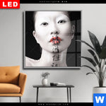 Wechselmotiv Dia Asiatische Schoenheit Quadrat Produktvorschau mit dem Bild Asiatische Schönheit im Format Quadrat.