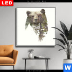 Wechselmotiv Dia Baer Wald No 1 Quadrat Produktvorschau mit dem Bild Bär & Wald No.1 im Format Quadrat.