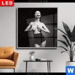 Wechselmotiv Dia Dame Mit Zigarre Quadrat Produktvorschau mit dem Bild Dame mit Zigarre im Format Quadrat.