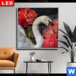 Wechselmotiv Dia Eleganter Schwan Mit Blumen Quadrat Produktvorschau mit dem Bild Eleganter Schwan mit Blumen im Format Quadrat.