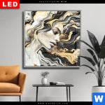 Wechselmotiv Dia Elegantes Gold Schwarzes Portraet Quadrat Produktvorschau mit dem Bild Elegantes gold-schwarzes Porträt im Format Quadrat.