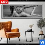 Wechselmotiv Dia Frau Gitarre No 2 Panorama Produktvorschau mit dem Bild Frau & Gitarre No.2 im Format Panorama.