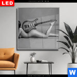 Wechselmotiv Dia Frau Gitarre No 2 Quadrat Produktvorschau mit dem Bild Frau & Gitarre No.2 im Format Quadrat.