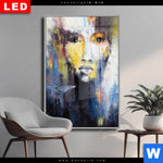 Wechselmotiv Dia Frau Martini Cocktail Hochformat Produktvorschau mit dem Bild Frau & Martini Cocktail im Format Hochformat.