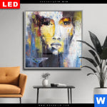 Wechselmotiv Dia Frau Martini Cocktail Quadrat Produktvorschau mit dem Bild Frau & Martini Cocktail im Format Quadrat.