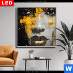 Wechselmotiv Dia Frau Mit Goldfarbe Quadrat Produktvorschau mit dem Bild Frau mit Goldfarbe im Format Quadrat.