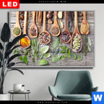 Wechselmotiv Dia Gewuerze Auf Holzloeffeln Querformat Produktvorschau mit dem Bild Gewürze auf Holzlöffeln im Format Querformat.