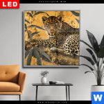 Wechselmotiv Dia Goldener Leopard Imposanter Jaeger Quadrat Produktvorschau mit dem Bild Goldener Leopard - Imposanter Jäger im Format Quadrat.